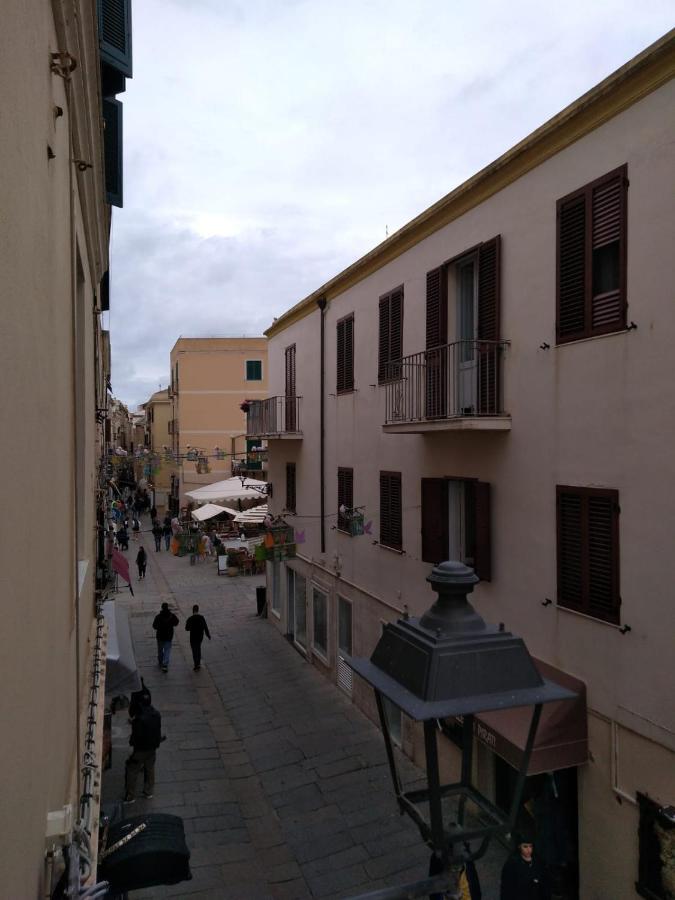 Piazza Ginnasio Affittacamere Alghero Exterior photo